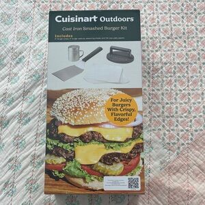 Cuisinart Outdoors Cast Iron Smashed Burger Kit - Black and Silver